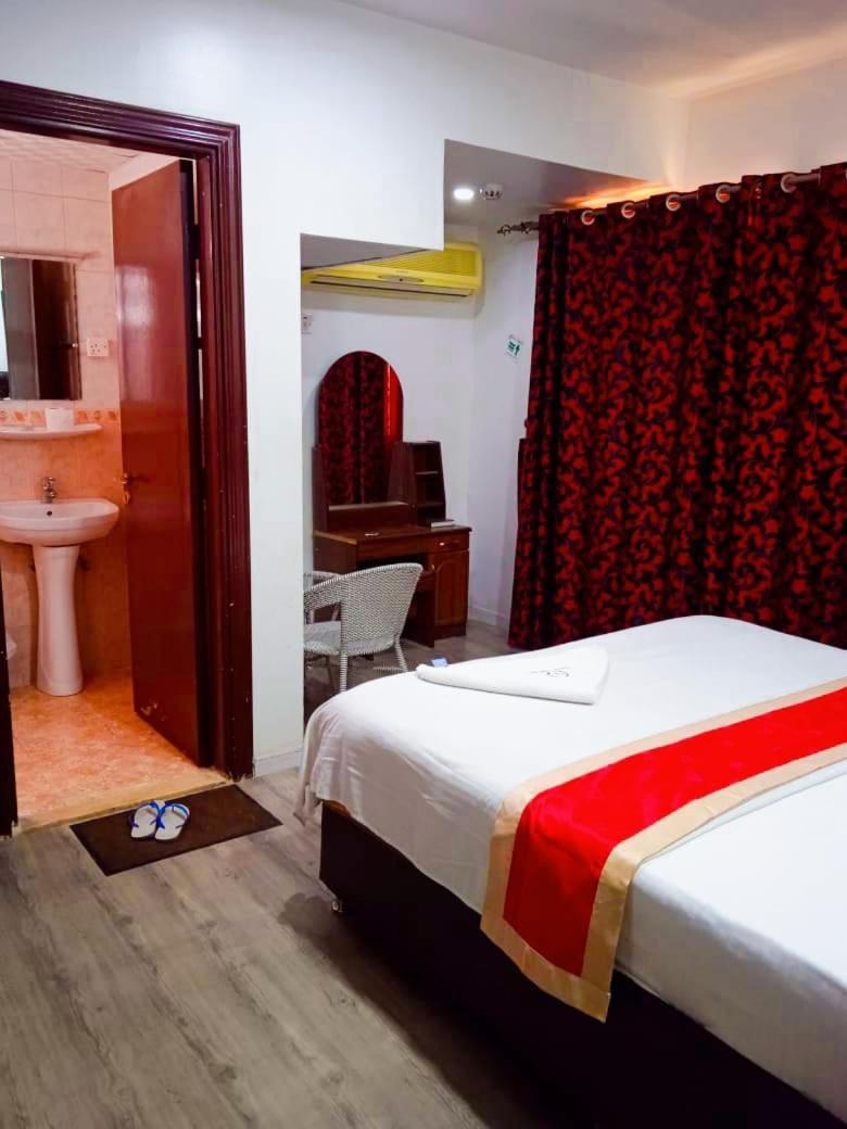 Hala Hotels Apartments Шарджа Екстер'єр фото